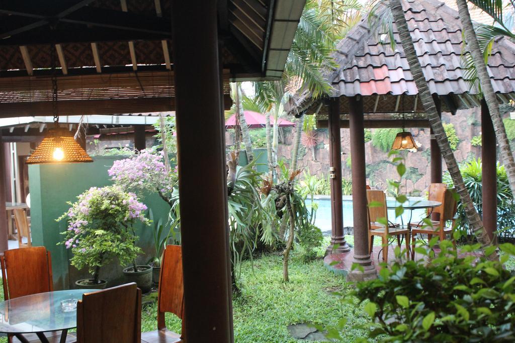 Prambanan Guesthouse ジョグジャカルタ エクステリア 写真