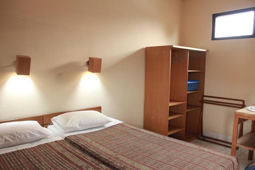 Prambanan Guesthouse ジョグジャカルタ エクステリア 写真