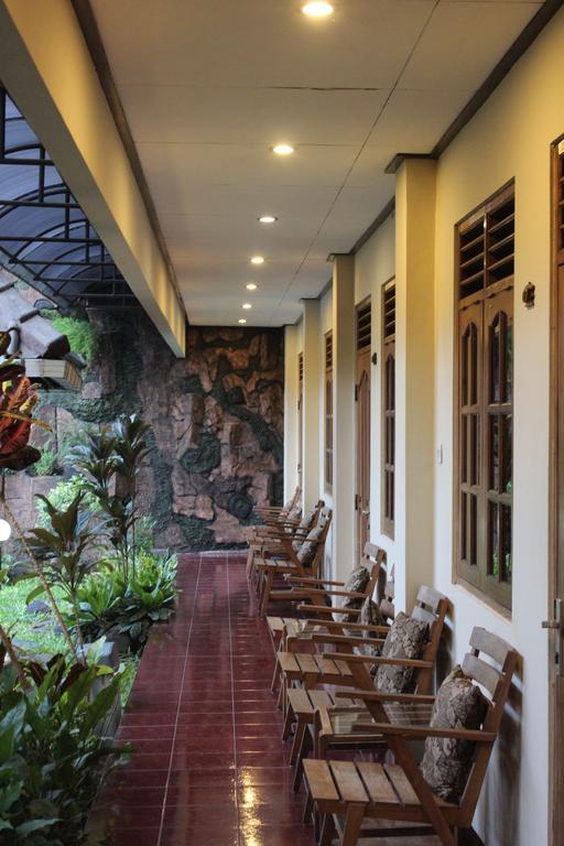 Prambanan Guesthouse ジョグジャカルタ エクステリア 写真
